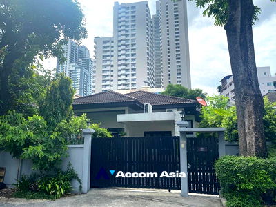Houses for rent Sukumvit 24 : 🔼🔽 AccomA 📩  3 BR House in Khlong Ton Nuea (9015701)