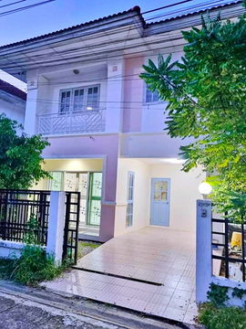 ตลาดกลางลาดสวาย 2.4 กม เลียบลำลูกกาคลอง 4 มาร์เก็ตวิลเลจ รังสิต 1.9กม. ให้เช่าบ้าน2ชั้น 38ตร.วา. 3นอน พร้อมเฟอร์ 3 แอร์ ร่มรื่น