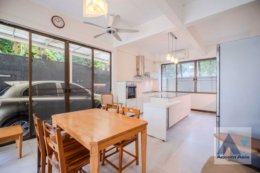 picture 🔼🔽 AccomA 📩 Pet friendly 4 BR House in Khlong Ton Nuea (AA23297) - 2/20