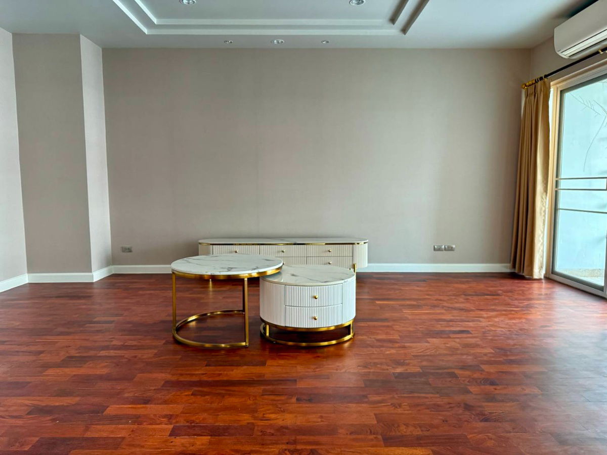 รูป ให้เช่า ลดาวัลย์ ณ เจ้าพระยา |  บ้านหรู สไตล์ Luxury English 3.5 ชั้น รีโนเวทใหม่ทั้งหลัง บรรยากาศเงียบสงบ ติดริมเจ้าพระยา ใจกลางเมือง - รูปที่ 9/36