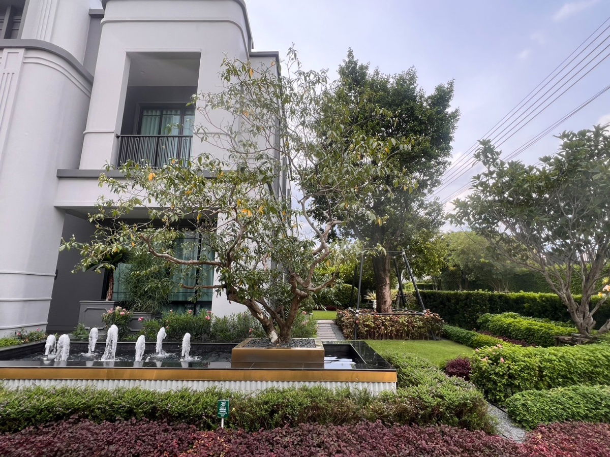 picture Modern Art Deco style Setthasiri Wongwaen – Chatuchot - 2/5