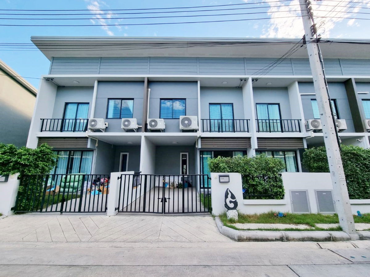 รูป 🏭ให้เช่า 16,000​ ทาวน์โฮม 2 ชั้น The Colors บางนา – วงแหวนฯ 4  🏡#บรรยากาศเงียบร่มรื่น​ สะดวกสบาย 🎯โมเดิร์นทาวน์โฮม ติด MEGA บางนา - รูปที่ 2/20