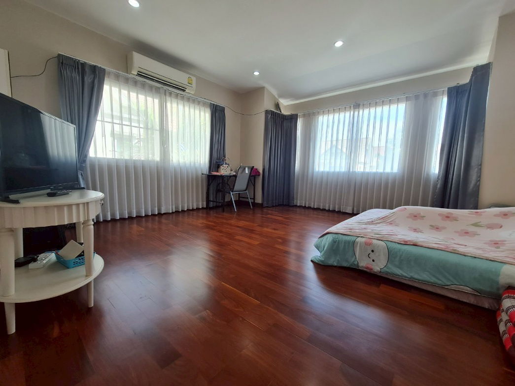 picture Luxury Detached House for Sale in the Prestigious Laddarom Ratchaphruek - Rattanathibet 2 Project,  Move-in Ready - 9/14