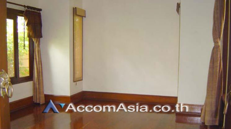 picture 🔼🔽 AccomA 📩 Private Swimming Pool 4 BR House in  (10001101) - 4/9