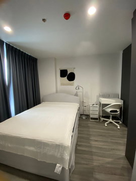 Ideo Chula Samyan【𝐑𝐄𝐍𝐓】🔥Warm lighting and a dark gray room are a perfect match without any additional decorations.🔥 Contact Line ID: @hacondo