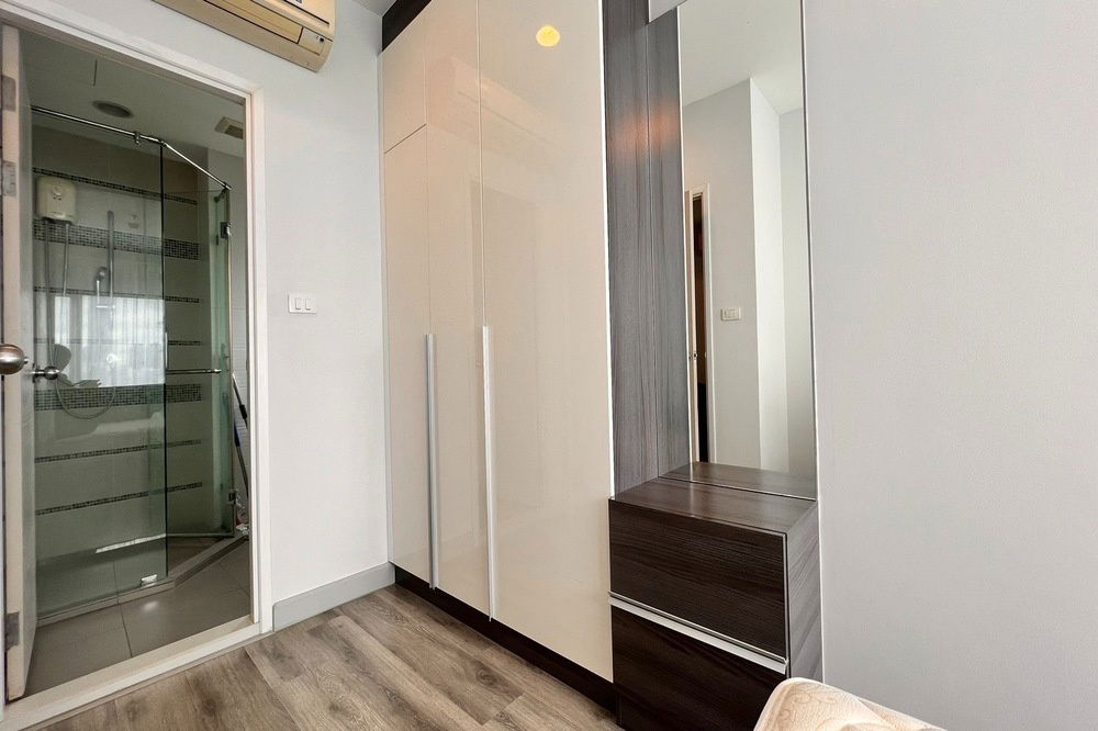 picture 🔥 For Rent !! 🔥 Code C20230400062..........Centric Sathorn - St.Louis, 1 bedroom, 1 bathroom, high floor 10++, furnished, ready to move in 📣📣 - 6/7