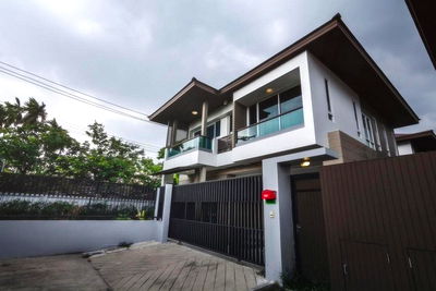 Houses for rent Bueng Kum : Detached House For Rent Koonsuk Villa Bangkok