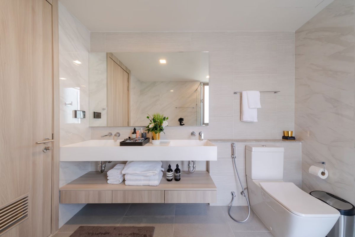 รูป For rent✨FYNN Sukhumvit 31✨Luxurious decorated ready to move-in just 115k/mo  - รูปที่ 14/14