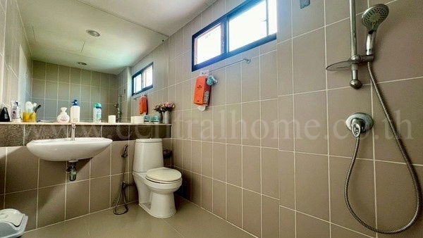 รูป ทาวน์โฮม 3 ชั้น บ้านกลางเมือง รัตนาธิเบศร์ หลังมุม ราคาถูก - รูปที่ 23/23