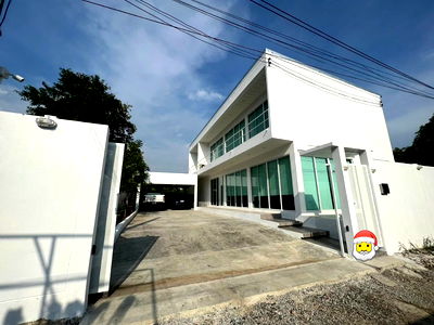 เช่าบ้านเดี่ยว แอร์พอร์ต ลิงค์  ลาดกระบัง : 🏡 บ้านสวยสไตล์ Modern Minimal ให้เช่า | เงียบสงบ ร่มรื่น ใกล้สุวรรณภูมิ สามารถทำAIRBNBได้
