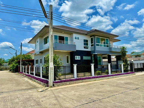 Two-storey detached house for sale, Suan Dok Mai Village, Borommaratchachonnani 105, Thawi Watthana District, Bangkok