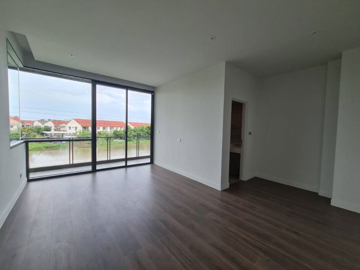 picture Resort-style detached house from Sansiri, auspicious house number 454 sq m, Saransiri Bangna project, comes with a maid's room. - 8/11