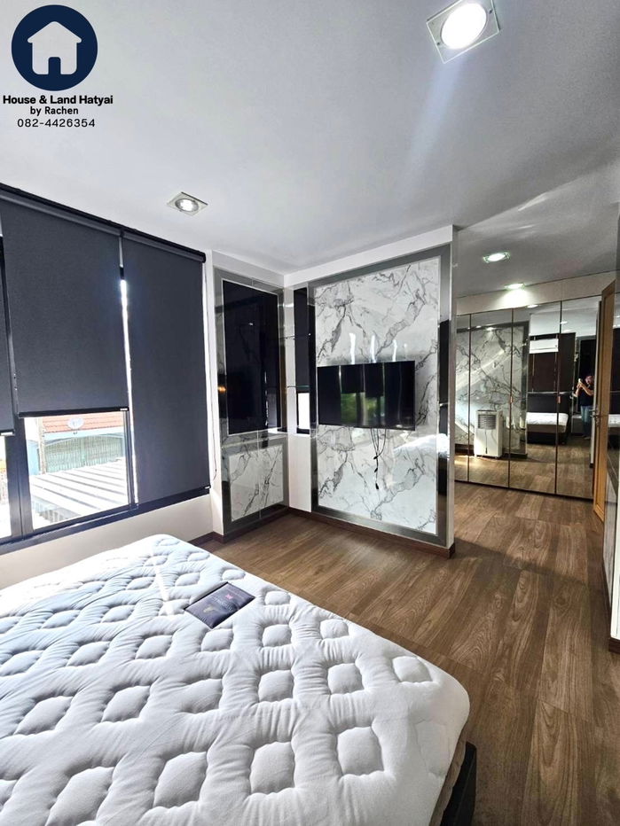 picture For rent: Luxurious 2-story detached house with furniture, uses solar cell system throughout the house, 4 bedrooms, size 46 sq m. ● Rent 35,000 baht - 6/26
