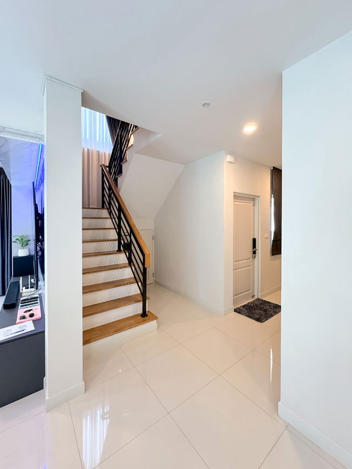 รูป สภาพใหม่เอี่ยม! Dream Home หลังมุม!! ขายบ้านเดี่ยว เซนโทร บางนา–ศรีนครินทร์ (Centro Bangna-Srinakarin) 67.3 ตร.วา 4 ห้องนอน 4 ห้องน้ำ ใกล้เมกาบางนา - รูปที่ 26/39
