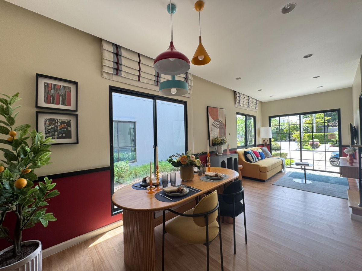 รูป 🏡 เปิดจองแล้ว! ทาวน์โฮมบ้านตัวอย่างโครงการใหม่ “สิริเพลส พระราม 2 – วงแหวน” แปลง 33 - รูปที่ 2/9
