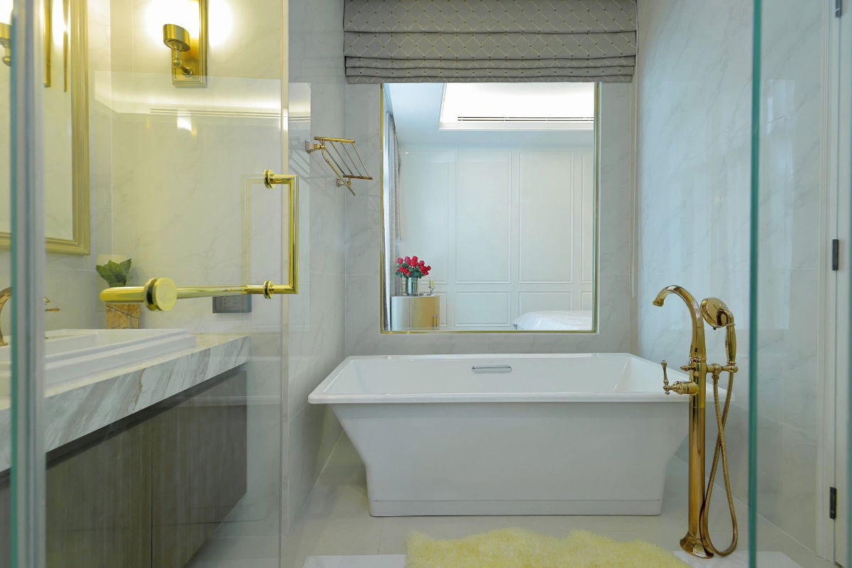 รูป ซื้อ ขาย Pool Villa กลางเมือง ย่านเอกมัย ขายพร้อมผู้เช่า ค่าเช่า 450,000 บาท  Yield ดี บ้านสวยมาก ห้องแม่บ้านแยกส่วน Line ID : @951qfbfi - รูปที่ 13/16