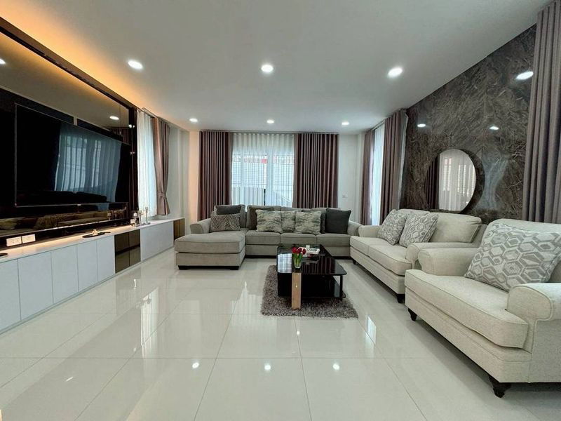 รูป ให้เช่าบ้านเดี่ยวพัทยา ตกแต่งสไตล์โมเดิร์น ทำเลดี ใกล้อ่างเก็บน้ำมาบประชัน  - รูปที่ 4/16