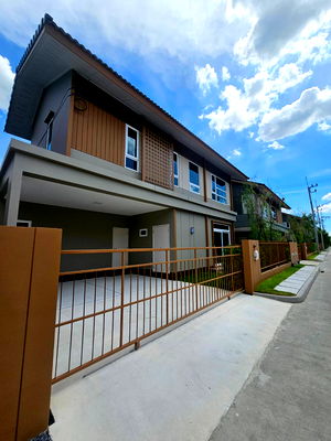 บ้านแฝด ลำลูกกา คลองห้า : รีบเลย!! ขายบ้าน AKI หลังคลับเฮ้าส์ ทำเลดีมากกกกก!!
