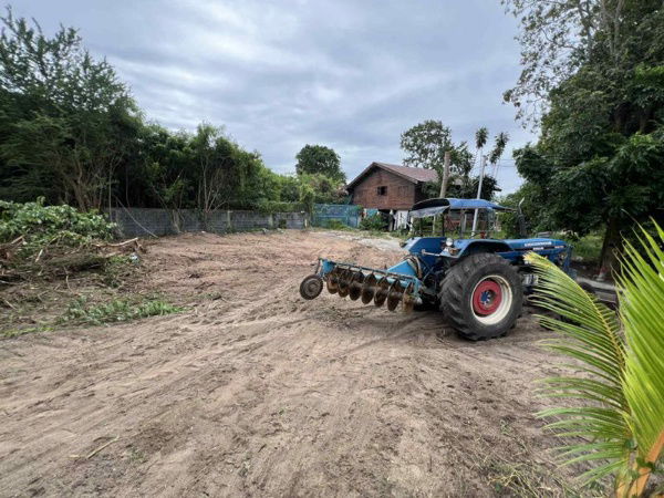 picture Beautiful land plot for sale, potential location, Soi Mit Samphan, Ban Puk, Chonburi - 5/9