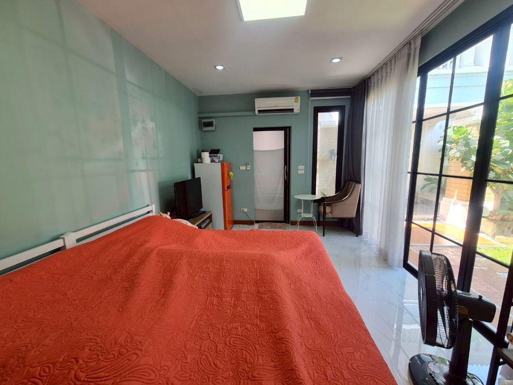 picture Luxury Detached House for Sale in the Prestigious Laddarom Ratchaphruek - Rattanathibet 2 Project,  Move-in Ready - 11/14