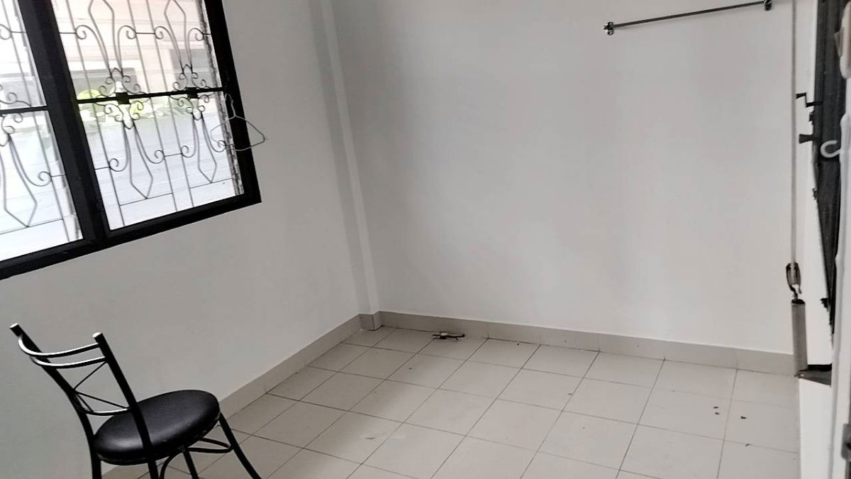รูป ให้เช่า บ้านเดี่ยว 2 ชั้น 150 ตรว. สวย ๆ บรรยากาศร่มรื่น หลังบ้านติดทะเลสาป อยู่ ใกล้ BIG C แจ้งวัฒนะ - รูปที่ 15/37