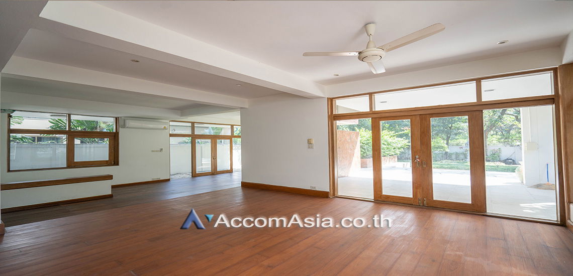 picture 🔼🔽 AccomA 📩 Pet friendly,Home Office,Private Swimming Pool 5 BR House in  (90257) - 8/20