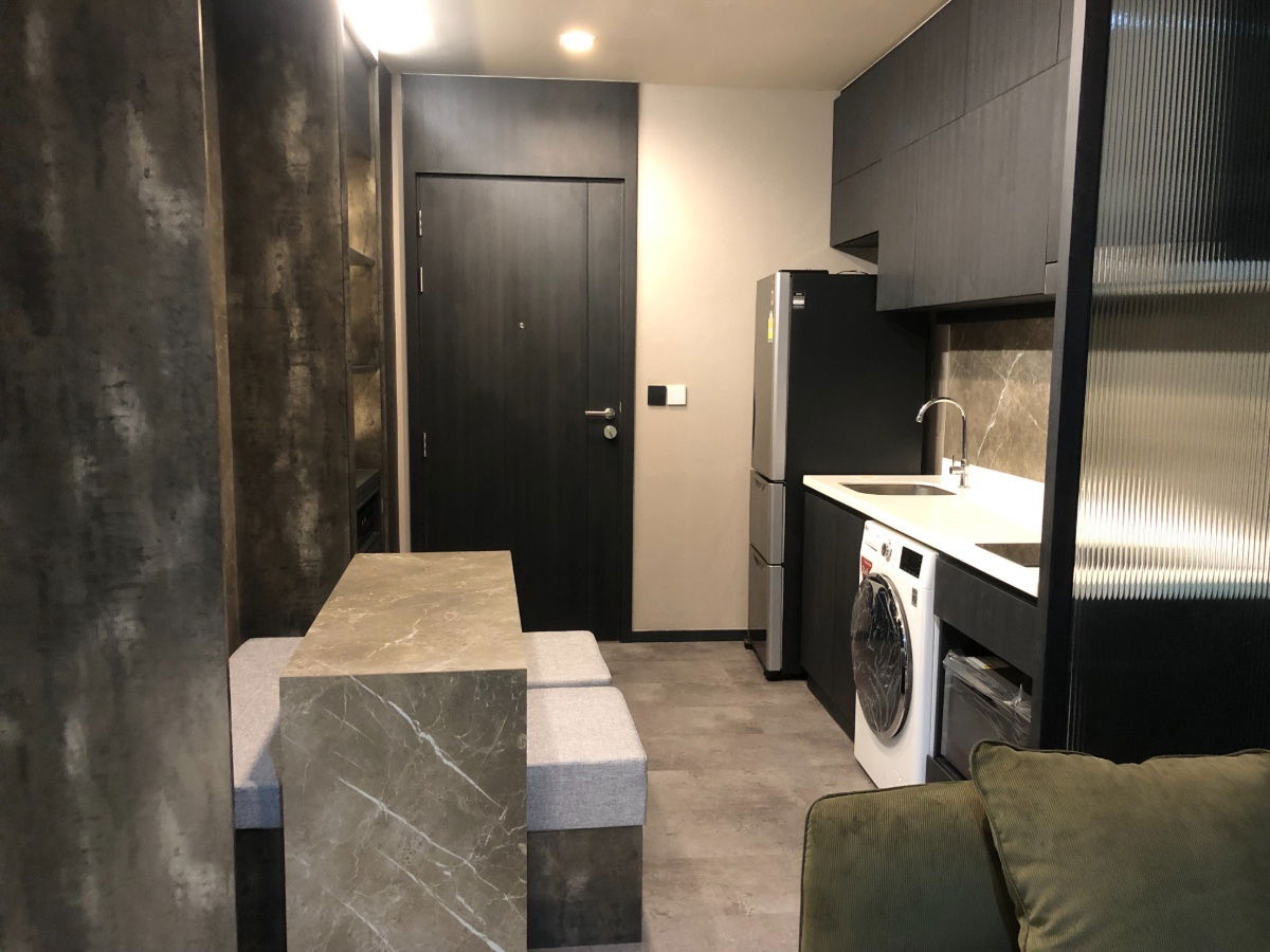 picture Life One Wireless | BTS Ploenchit (Vacant room, high floor, corner room, expressway view) - 9/11
