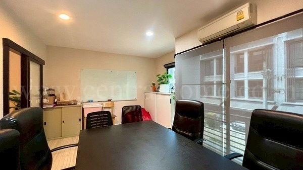 รูป ทาวน์โฮม 3 ชั้น บ้านกลางเมือง รัตนาธิเบศร์ หลังมุม ราคาถูก - รูปที่ 12/23