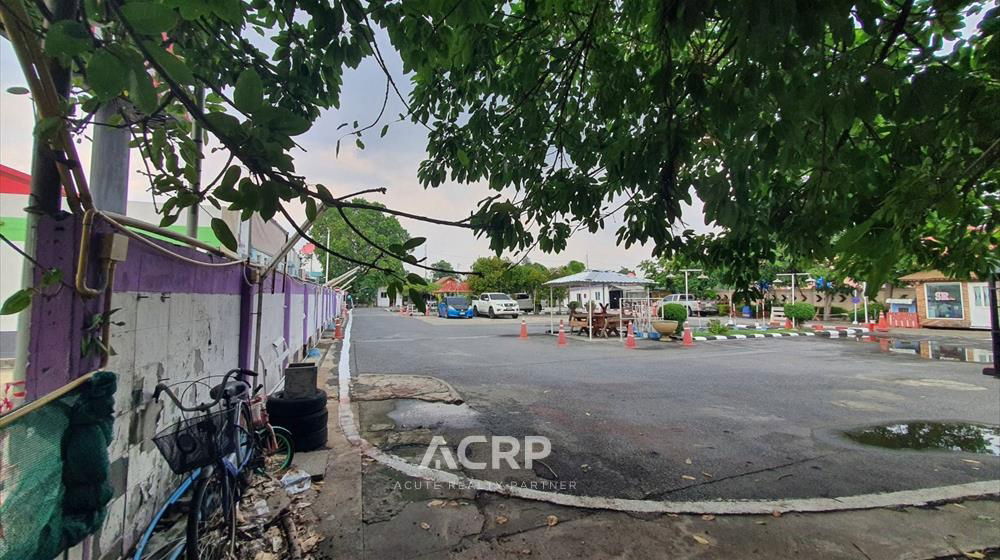 picture Land for sale next to Thepharak Road. Near Thipawan BTS station, area 5 rai. Ref no.00156738 - 4/5