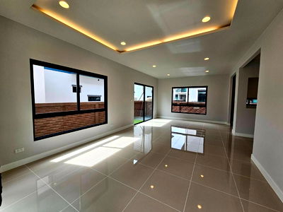 Houses for sale Lam Luk Ka : New phase detached house, 3 bedrooms, 3 bathrooms, ready to move in, beautiful house next to the main road Lam Luk Ka