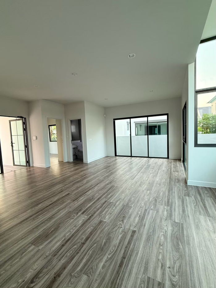 picture For Sale: Detached House at “Saransiri Bangna” – Freesia Model | Brand New, Ready to Transfer from Developer  - 4/20