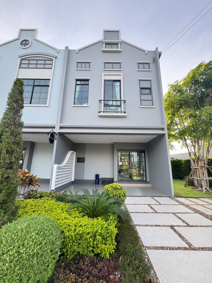 รูป 🏡 เปิดจองแล้ว! ทาวน์โฮมบ้านตัวอย่างโครงการใหม่ “สิริเพลส พระราม 2 – วงแหวน” แปลง 31 - รูปที่ 1/9