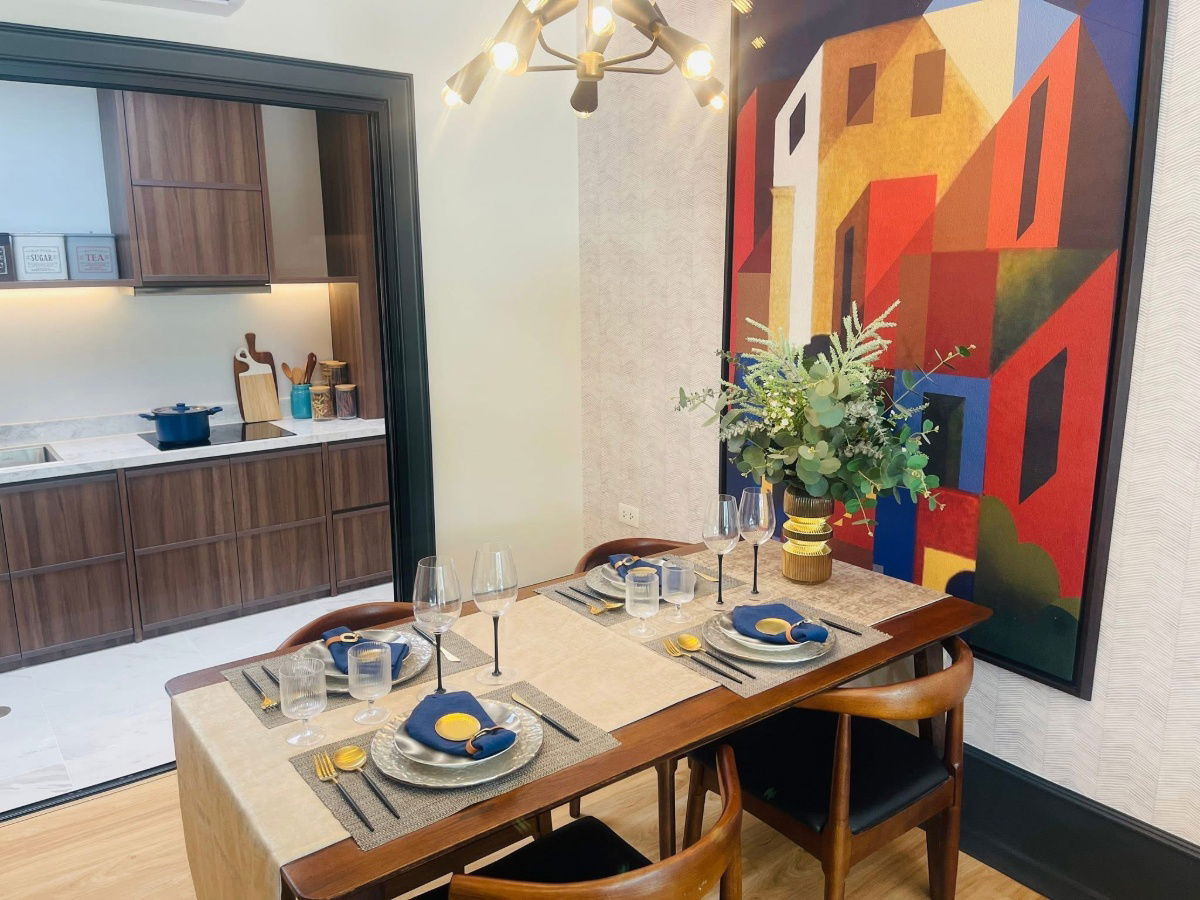 รูป 🏡  ขายบ้านตัวอย่างตกแต่งครบ พร้อมเฟอร์นิเจอร์! สิริเพลส พระราม 2 | แปลงสวยใกล้คลับเฮาส์ บ้านเลขที่ 1111/2 ราคาพิเศษสุด 🏡  - รูปที่ 3/7