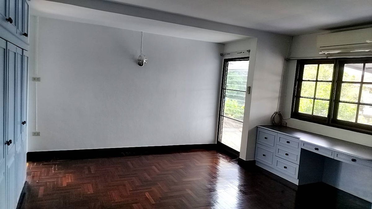 รูป ให้เช่า บ้านเดี่ยว 2 ชั้น 150 ตรว. สวย ๆ บรรยากาศร่มรื่น หลังบ้านติดทะเลสาป อยู่ ใกล้ BIG C แจ้งวัฒนะ - รูปที่ 31/37
