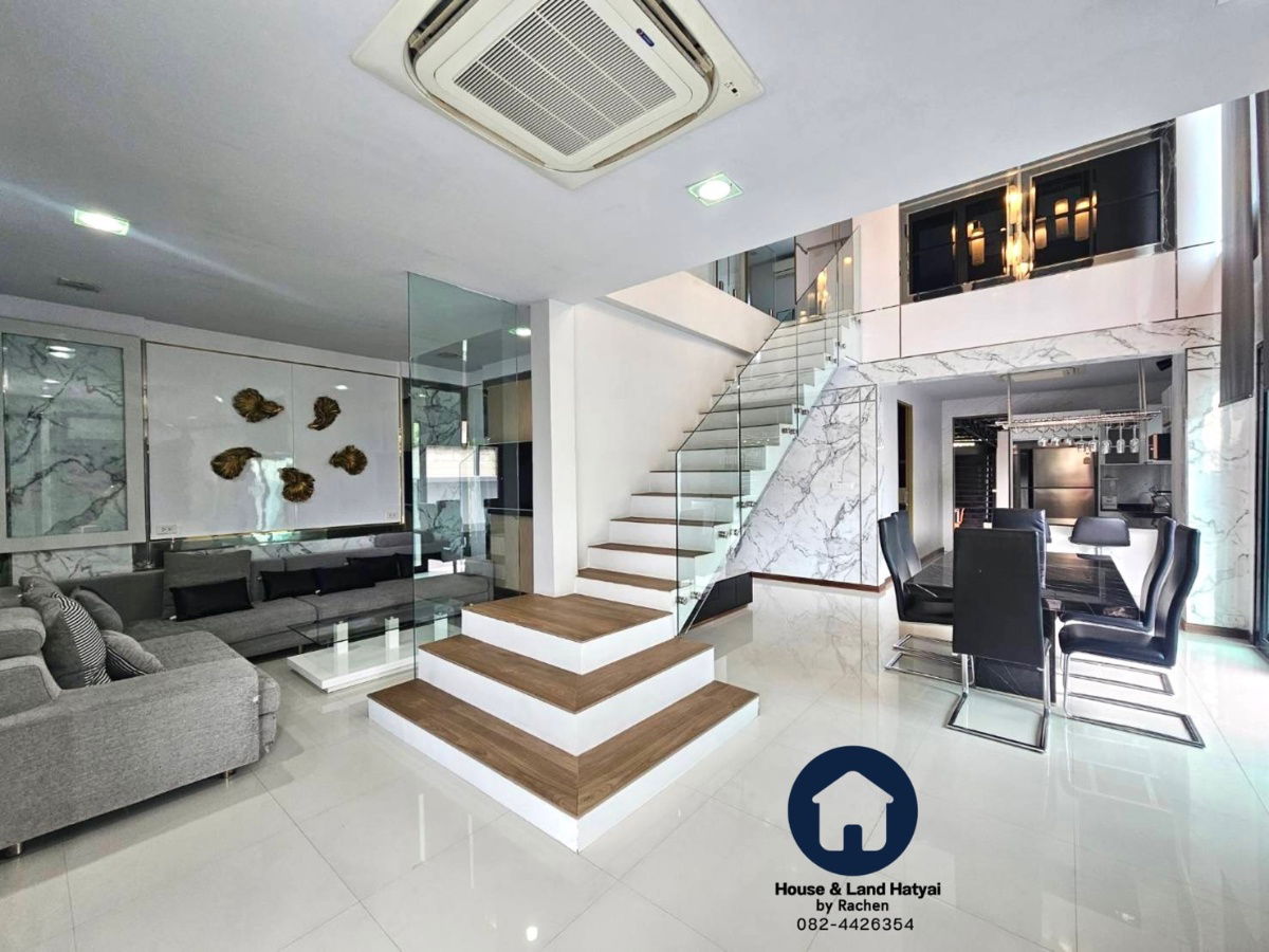 picture For rent: Luxurious 2-story detached house with furniture, uses solar cell system throughout the house, 4 bedrooms, size 46 sq m. ● Rent 35,000 baht - 4/26
