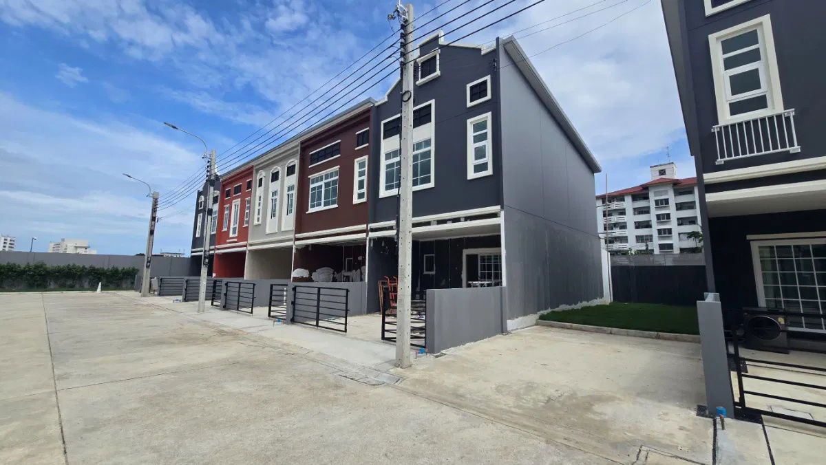 รูป ขายบ้านทำเลใกล้สาทร! โครงการสิริเพลส พุทธบูชา 39🏡 บ้านเลขที่ 456/171 พรีเมียมทาวน์โฮม ใกล้รถไฟฟ้าสายสีม่วง💥ส่วนลดสูงสุด 500,000 บาท พร้อมอยู่ - รูปที่ 2/9