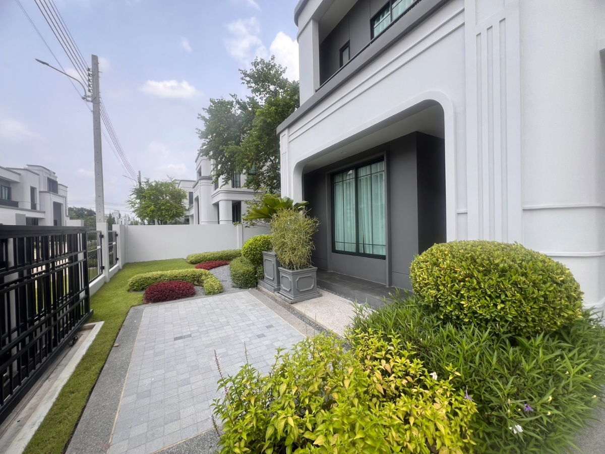 picture  Sansiri Green Living Designed Home at Setthasiri Wongwaen – Chatuchot Project - 3/10