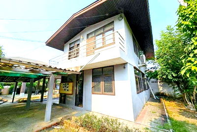 Houses for sale BTS Mo Chit : Union Mall 1.2 km. BTS Lat Phrao 900m.  Single mansion 2-story garden house style with