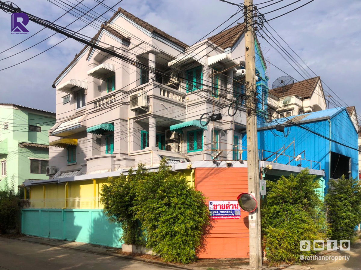 รูป ขายทาวเฮ้าส์ 3 ชั้น ราคาถูก ม.เจ้าพระยา 8 ซ.บางเลน 23/5 นนทบุรี  - รูปที่ 1/37