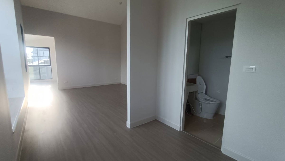 picture 🏡✨ Single House for Sale – Spacious & Functional!   Saransiri Thian Thale 30 Project | Magaret 📍 House No. 8/56lot with ample yard space and privacy - 17/24