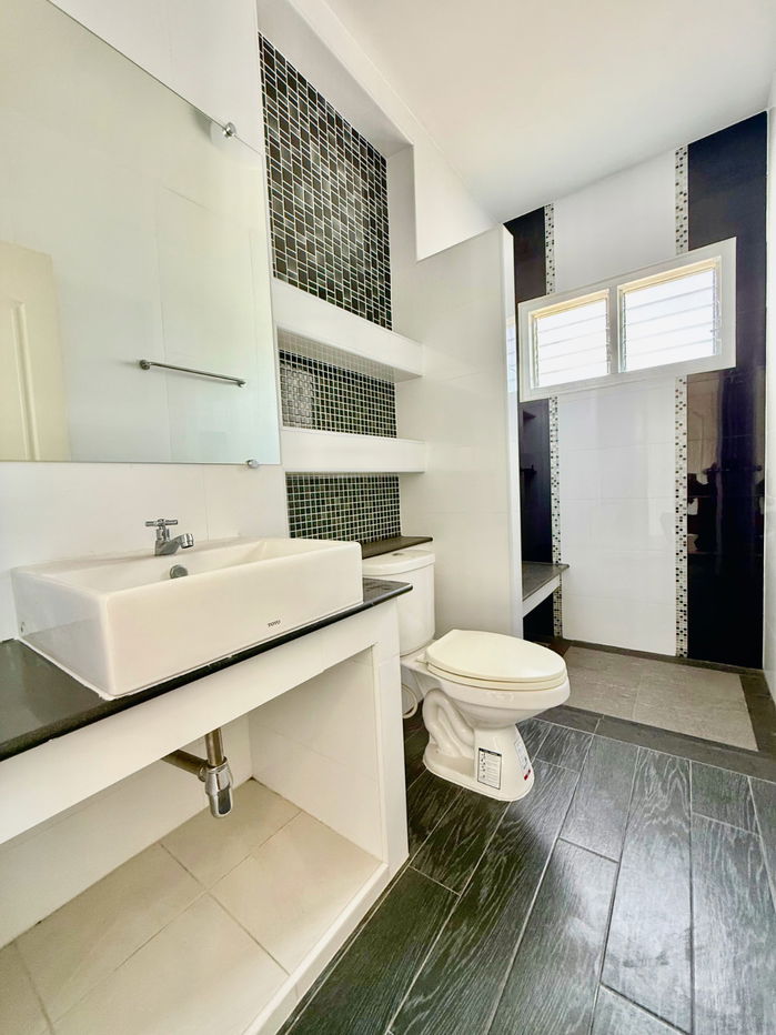 รูป ขายบ้านเดี่ยวหลังใหญ่ 2 ชั้น ห้องมุม หมู่บ้านสวนดอกไม้ บรมราชชนนี 105 - รูปที่ 52/57