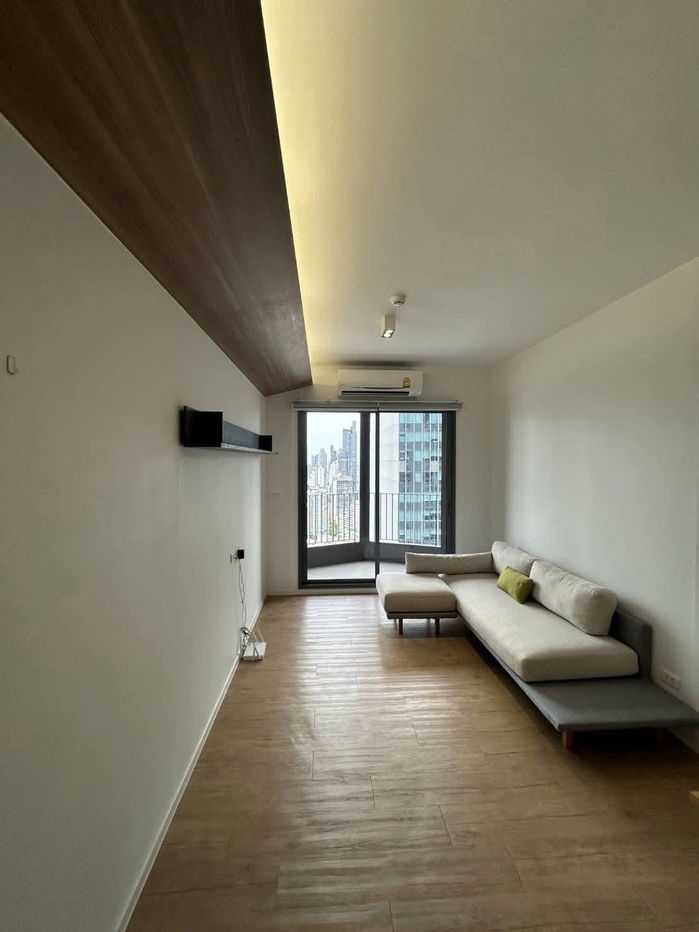 รูป Triple Y Residence ❤️ คอนโดสามย่านติดห้าง ไลน์ไอดี:Nattyproperty - รูปที่ 1/8