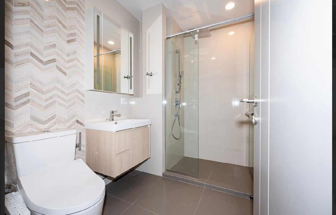 picture For rent : Oka Haus Sukhumvit 36, Shuttle service to Thonglor Station, Rent 21,000 Baht / Month, Negotiable. - 21/22
