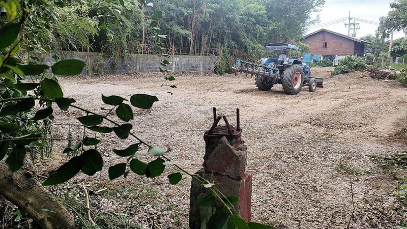 picture Beautiful land plot for sale, potential location, Soi Mit Samphan, Ban Puk, Chonburi - 4/9