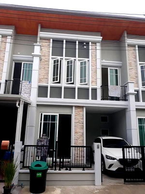 เช่าทาวน์โฮม ตลาดเซฟวัน โก : บ้านสวยน่าอยู่ ใกล้ BTS! Golden Town พหลโยธิน–สะพานใหม่ พร้อมอยู่ทันที ✨
