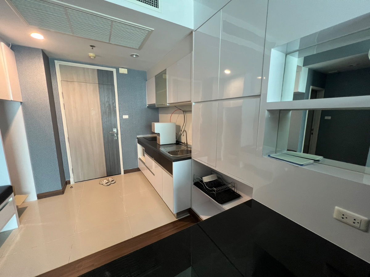 picture 1-Bedroom 49 sqm, 20th fl at Supalai Lite Sathorn–Charoenrat BTS Sarawak - 9/12
