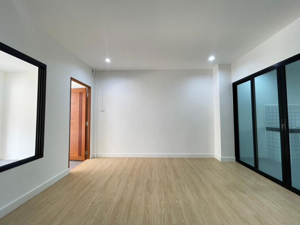 picture For sale: 16 square wah townhouse at K.C. Ramintra 2. - 25/36