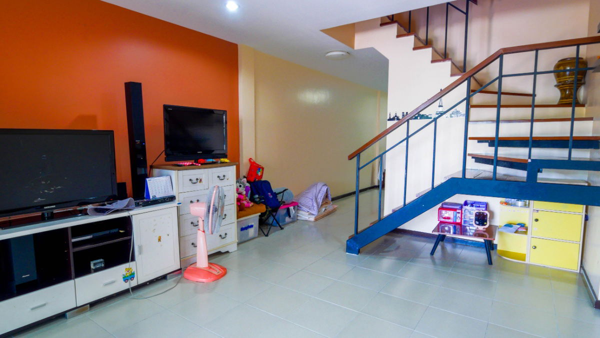 รูป ขายทาวน์เฮ้าส์2ชั้น ใกล้BTSเพียง500 เมตร รามอินทรา8แยก6-2 - รูปที่ 7/22