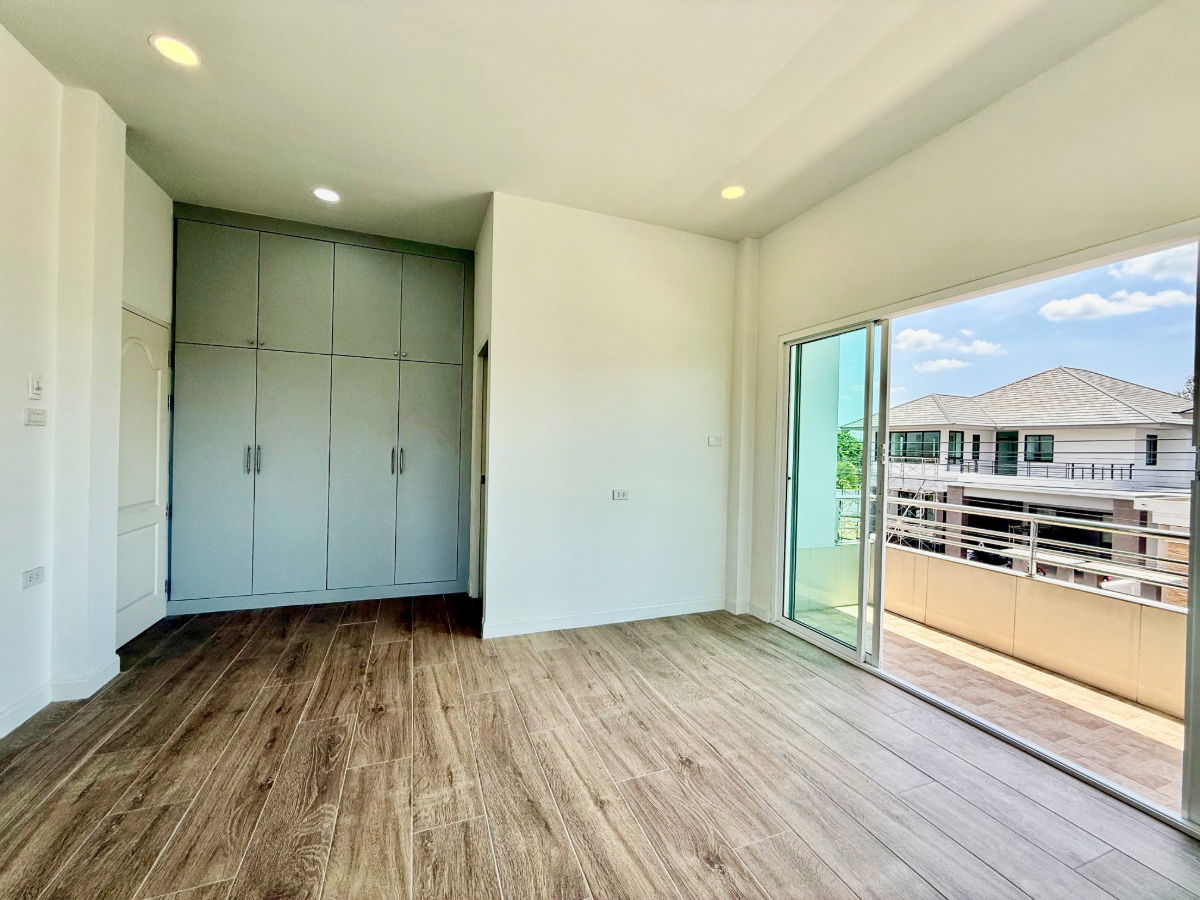 รูป ขายบ้านเดี่ยวหลังใหญ่ 2 ชั้น ห้องมุม หมู่บ้านสวนดอกไม้ บรมราชชนนี 105 - รูปที่ 50/57