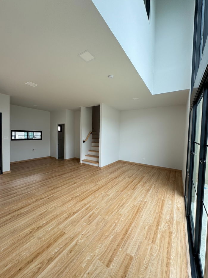 รูป 🏡 ขายทาวน์โฮม 2 ชั้น สไตล์ปารีส ทำเลพัฒนาการ จากแสนสิริ - รูปที่ 3/6